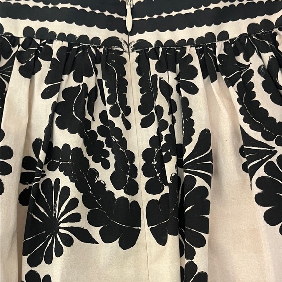 Antonio Melani Elegant Black and Cream cotton Floral Skirt Sz 2 - Picture 4 of 4